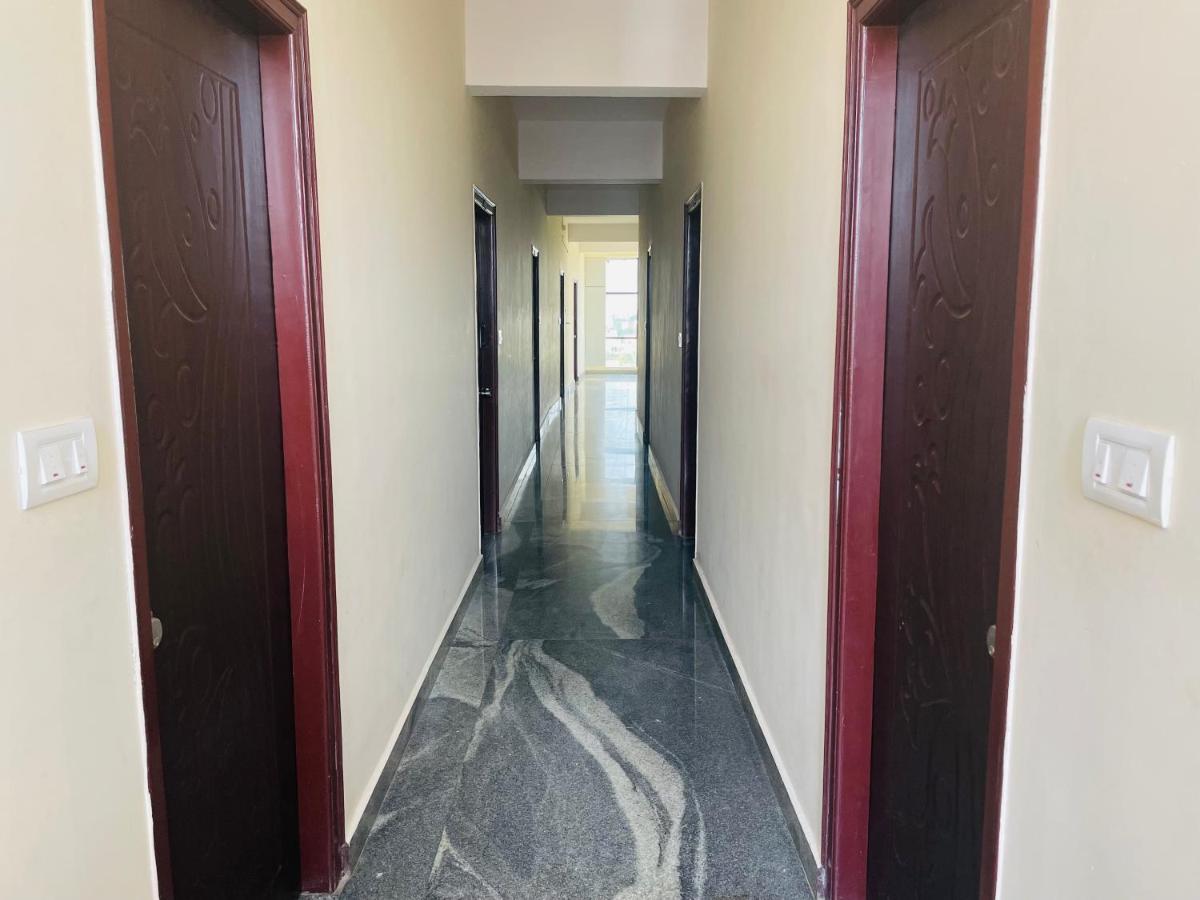 Crown Residency Hotel Mysore Eksteriør billede